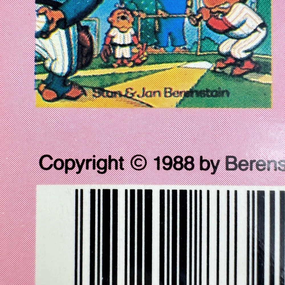 Vintage set of 7 Berenstain Bears Book lot from the 80’s-90’s - Picture 9 of 15
